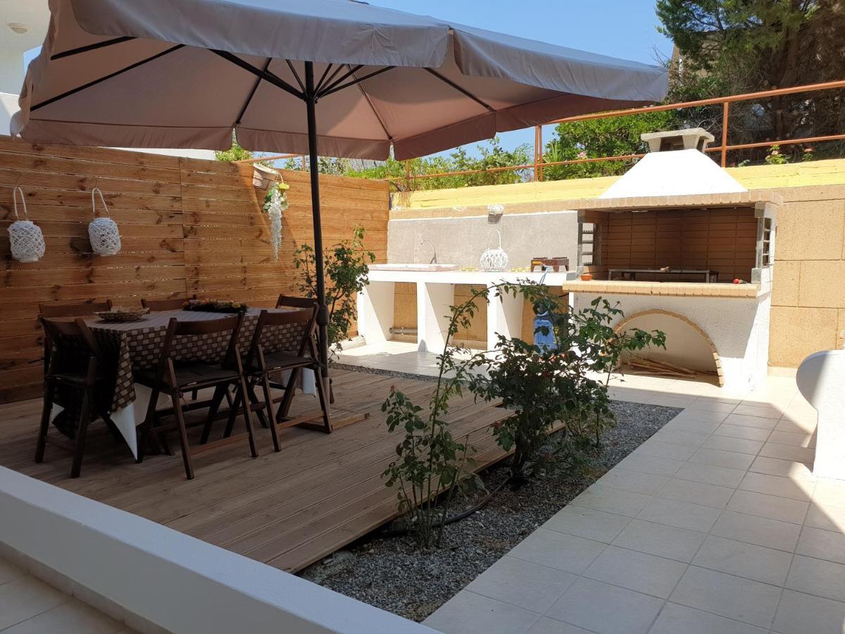 Sea Breeze Villa Haraki Bagian luar foto